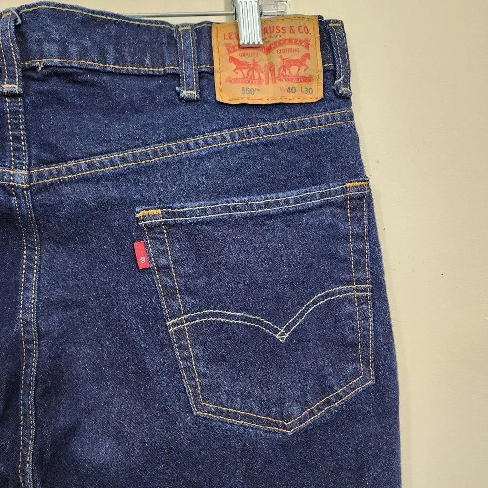 Levi's 550 dark wash relaxed fit jeans men's size‎ 40 X 30